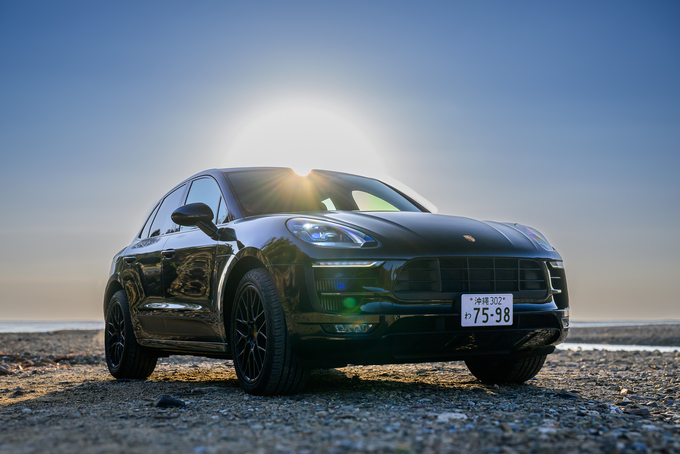 PORSCHE Macan GTS 2018年式 3.0L V6ツインターボ搭載車!リムジン那覇空港個別無料送迎(最大7人まで)!※諸事情等により、リムジン以外での送迎になる場合もあり画像