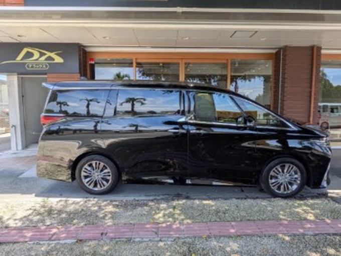 新入庫! トヨタ アルファード Z 7人乗り リムジン那覇空港個別無料送迎(最大7人まで)! ※諸事情等により、リムジン以外での送迎になる場合もあり画像