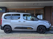 新入庫! シトロエン ベルランゴ パノラミックガラスルーフ 5人乗り リムジン那覇空港個別無料送迎(最大7人まで)! ※諸事情等により、リムジン以外での送迎になる場合もあり画像