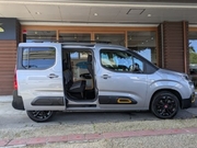 新入庫! シトロエン ベルランゴ パノラミックガラスルーフ 5人乗り リムジン那覇空港個別無料送迎(最大7人まで)! ※諸事情等により、リムジン以外での送迎になる場合もあり画像