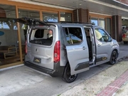 新入庫! シトロエン ベルランゴ パノラミックガラスルーフ 5人乗り リムジン那覇空港個別無料送迎(最大7人まで)! ※諸事情等により、リムジン以外での送迎になる場合もあり画像