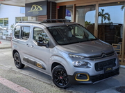 新入庫! シトロエン ベルランゴ パノラミックガラスルーフ 5人乗り リムジン那覇空港個別無料送迎(最大7人まで)! ※諸事情等により、リムジン以外での送迎になる場合もあり画像