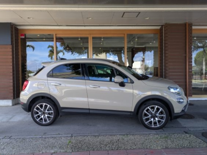 新入庫! フィアット 500X(チンクエチェント・エックス) 5人乗り リムジン那覇空港個別無料送迎(最大7人まで)! ※諸事情等により、リムジン以外での送迎になる場合もあり画像