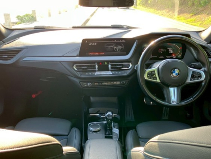 新入庫! BMW218d グランクーペ Mスポーツ リムジン那覇空港個別無料送迎(最大7人まで)! ※諸事情等により、リムジン以外での送迎にな画像